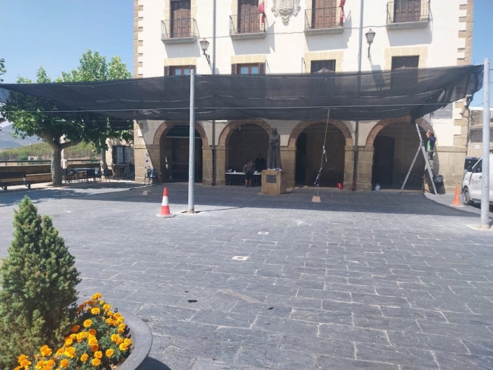 sombra plaza